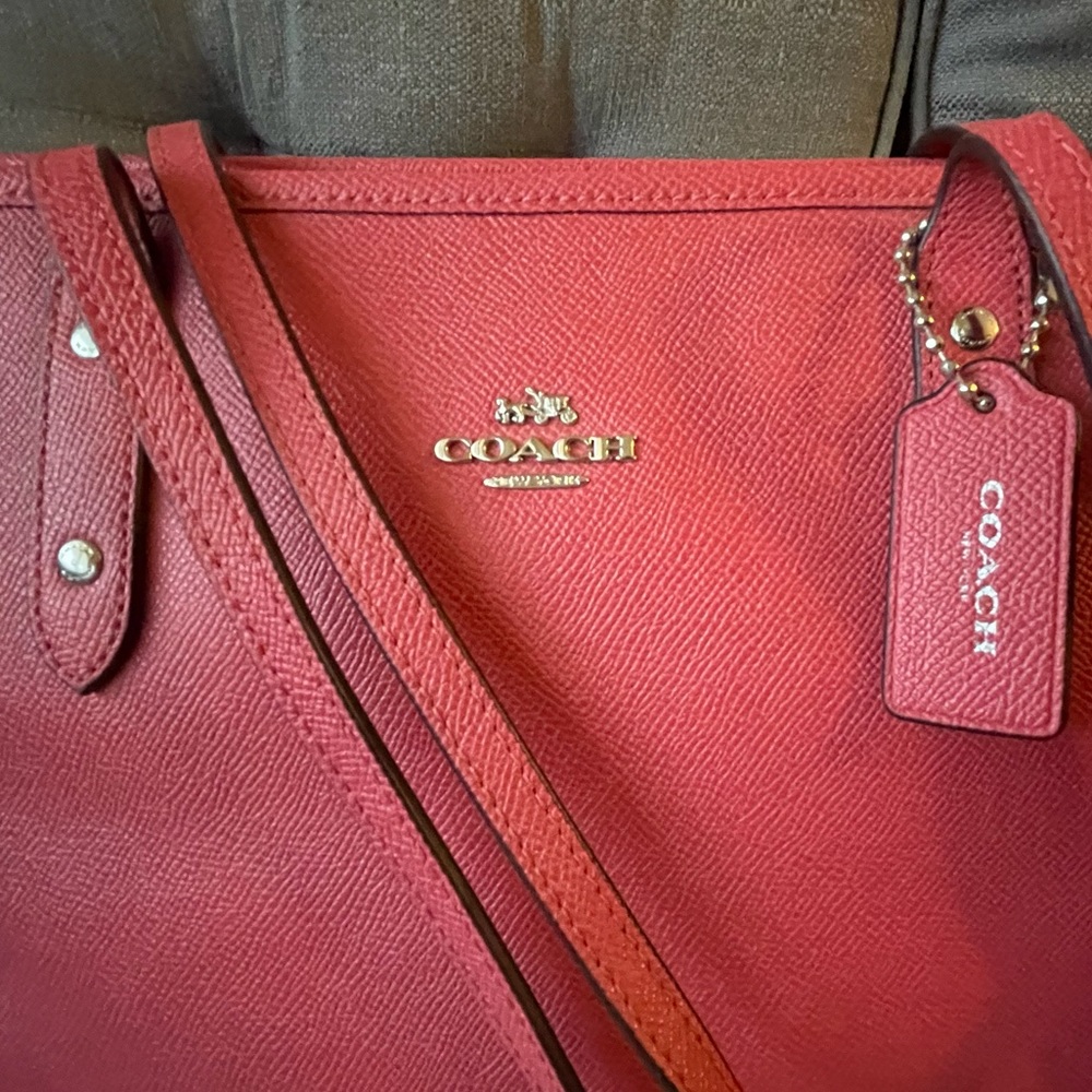 Coach City Zip Tote - Picture 2 of 14